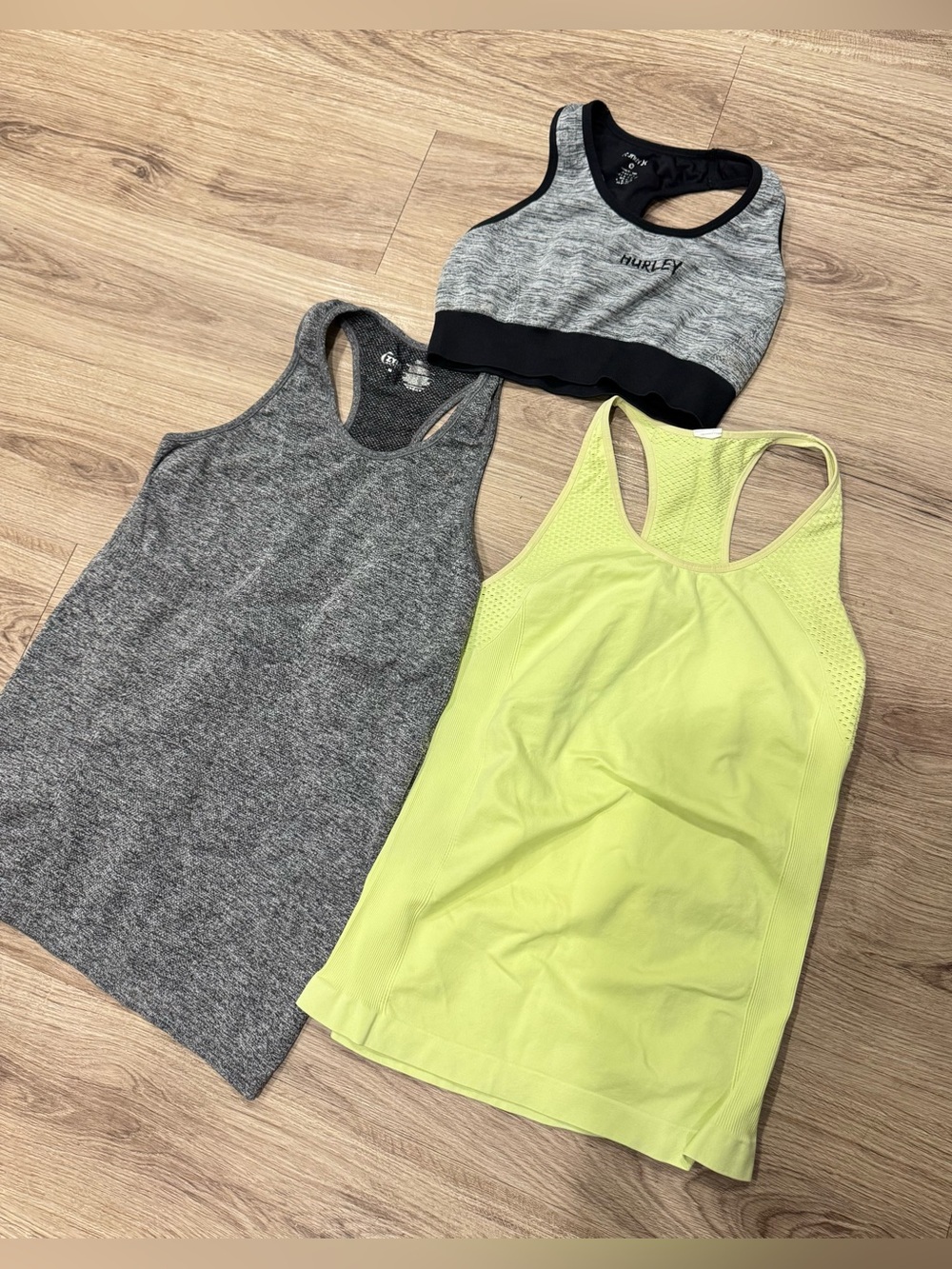 10pc Women’s M (6-8) Activewear Bundle ZYIA Reebok Hurley Joggers Leggings Tanks - Picture 5 of 11